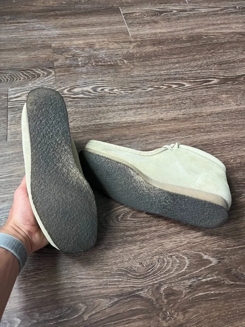 Clarks Wallabees Mens Chukka Suede Boot Cream Colorway Sz 10 Good Condition
